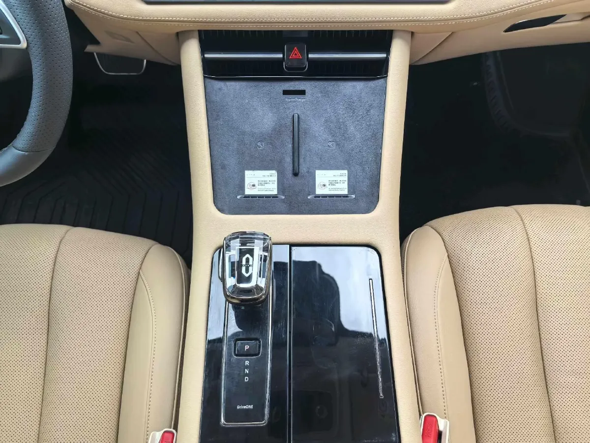 2022 Volvo S60 2.0T 197HP L4 8AT,autocango,china used car exporter,china ev exporter,chinese used car exporter,chinese used ev exporter