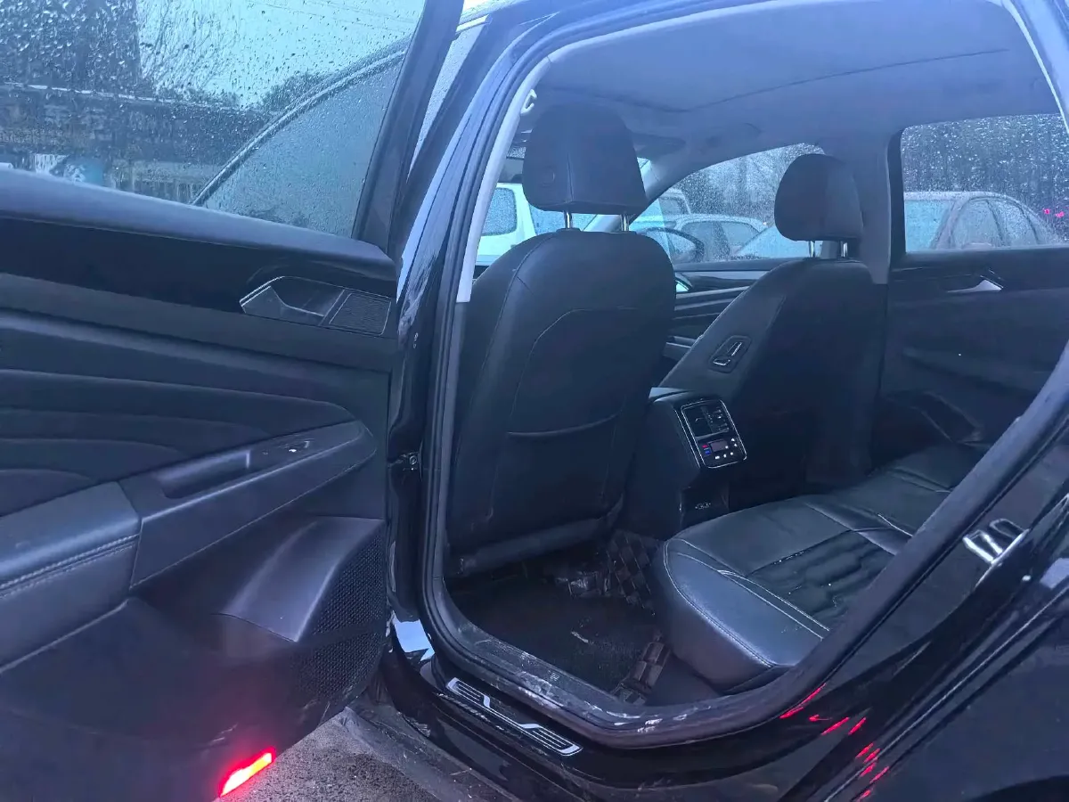 2019 Skoda Kodiak 2.0T 186HP L4 7DCT,autocango,china used car exporter,china ev exporter,chinese used car exporter,chinese used ev exporter