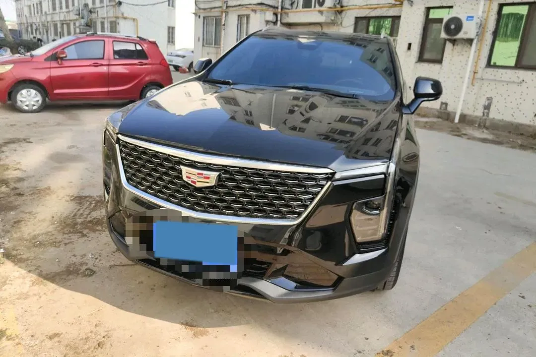 2024 Cadillac XT4 2.0T 237HP L4 9AT,autocango,china used car exporter,china ev exporter,chinese used car exporter,chinese used ev exporter