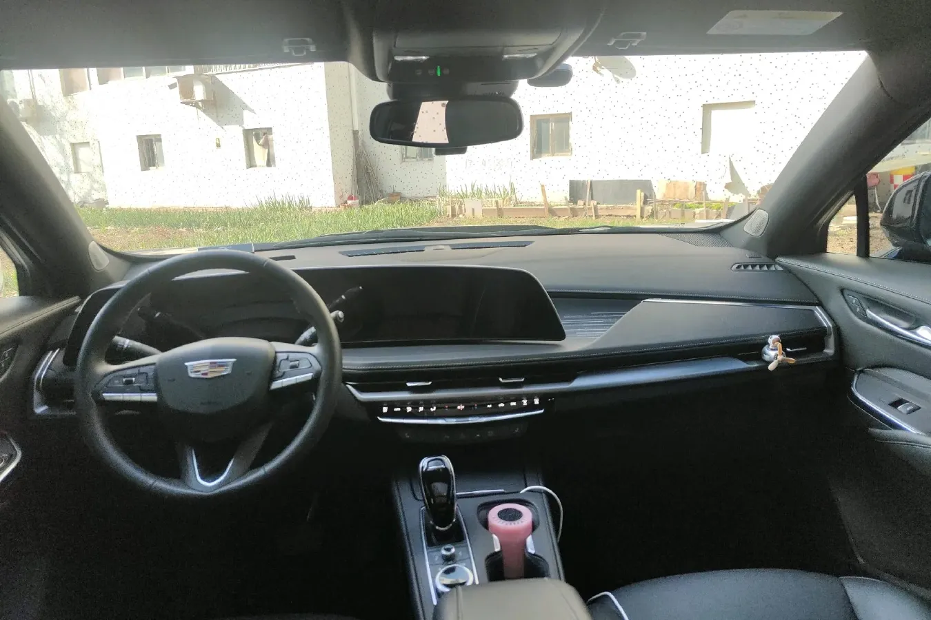 2024 Cadillac XT4 2.0T 237HP L4 9AT,autocango,china used car exporter,china ev exporter,chinese used car exporter,chinese used ev exporter