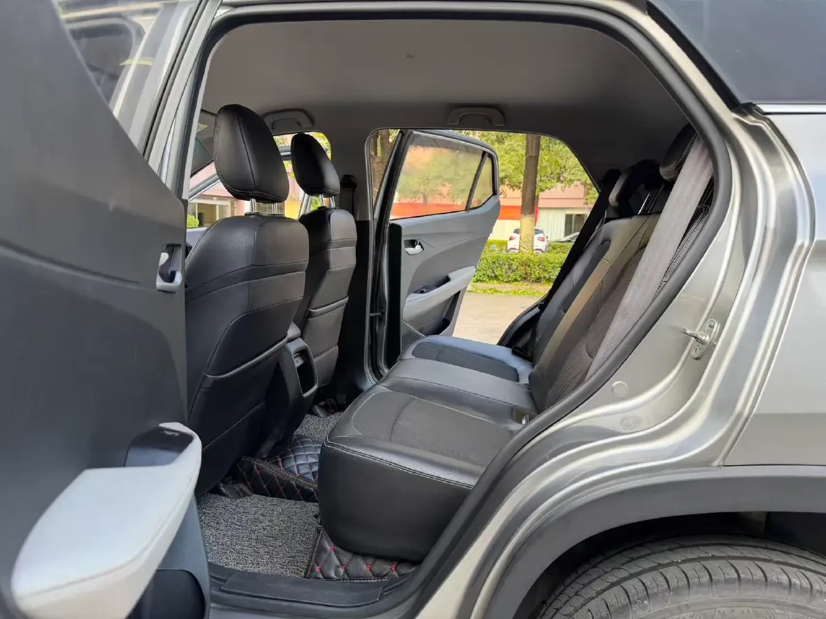 2017 BaoJun 510 1.5L 112HP L4 5AMT,autocango,china used car exporter,china ev exporter,chinese used car exporter,chinese used ev exporter