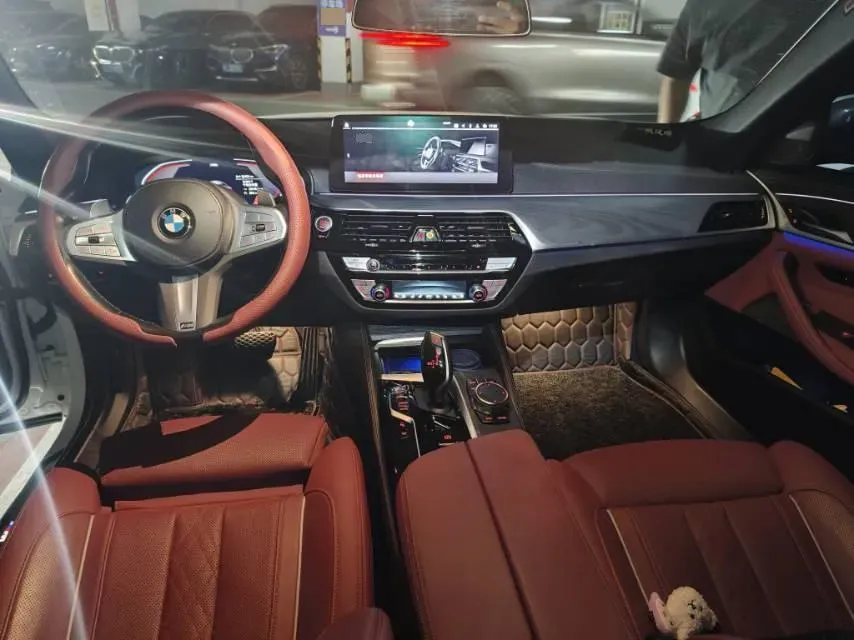 2023 BMW 5 Series 2.0T 245HP L4 8AT,autocango,china used car exporter,china ev exporter,chinese used car exporter,chinese used ev exporter