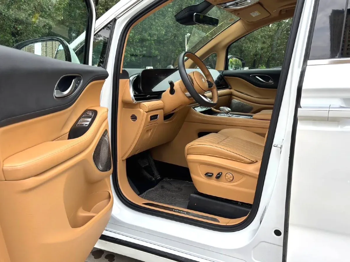 2022 Voyah Dream 1.5T 136HP L4 PHEV 25.57KWH,autocango,china used car exporter,china ev exporter,chinese used car exporter,chinese used ev exporter