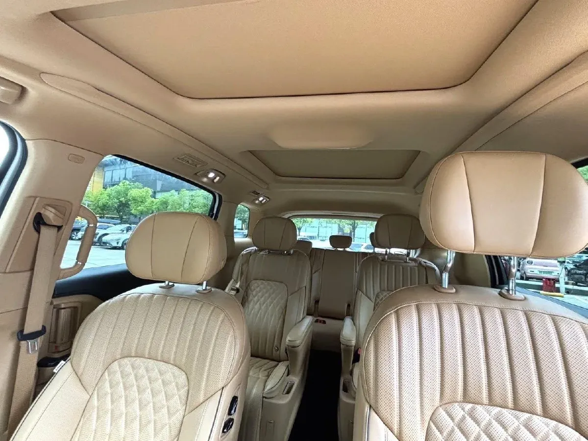 2022 Voyah Dream 1.5T 136HP L4 PHEV 25.57KWH,autocango,china used car exporter,china ev exporter,chinese used car exporter,chinese used ev exporter