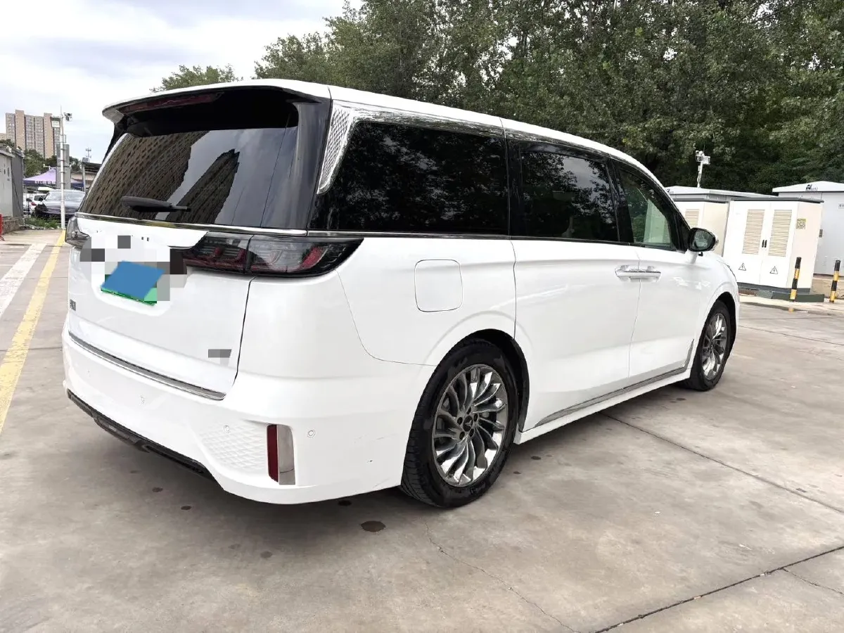 2022 Voyah Dream 1.5T 136HP L4 PHEV 25.57KWH,autocango,china used car exporter,china ev exporter,chinese used car exporter,chinese used ev exporter