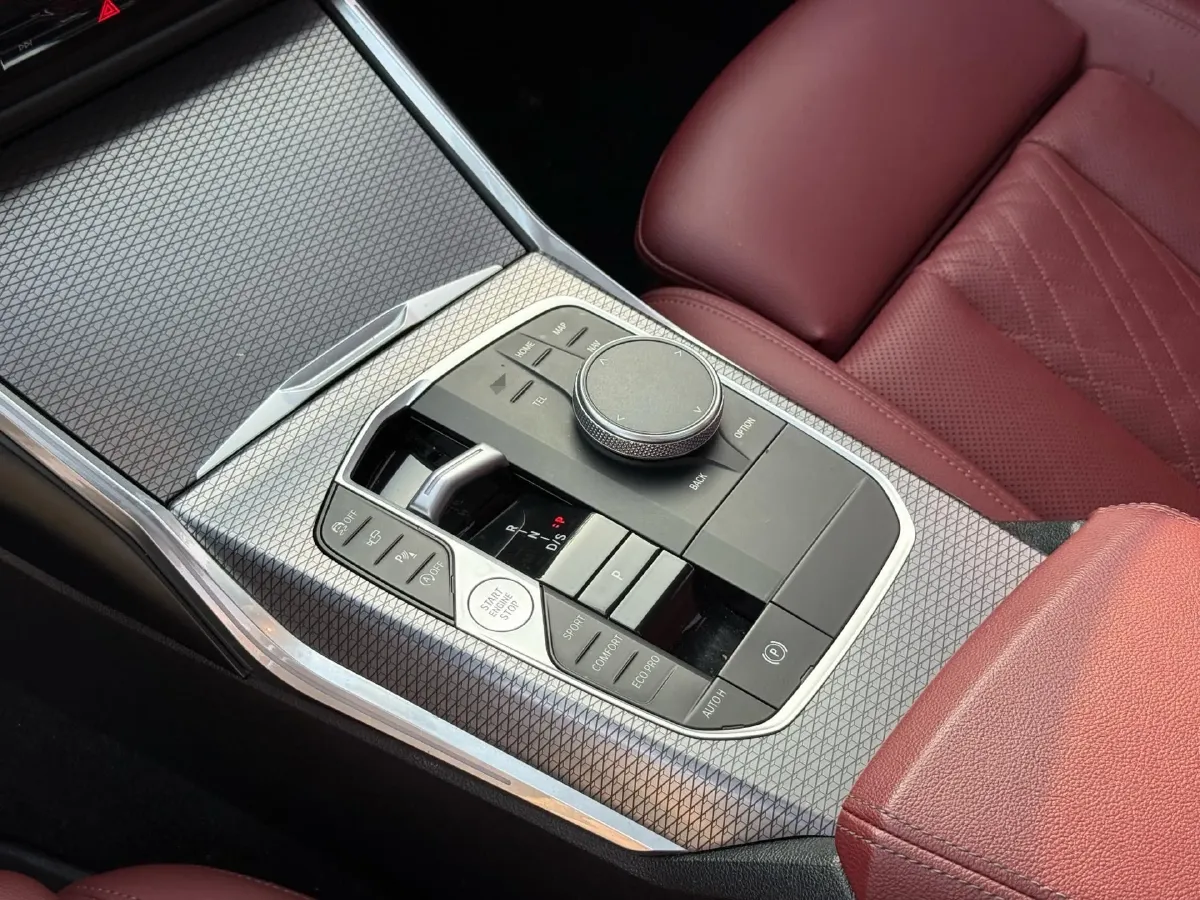 2024 BMW 3 Series 2.0T 184HP L4 8AT,autocango,china used car exporter,china ev exporter,chinese used car exporter,chinese used ev exporter