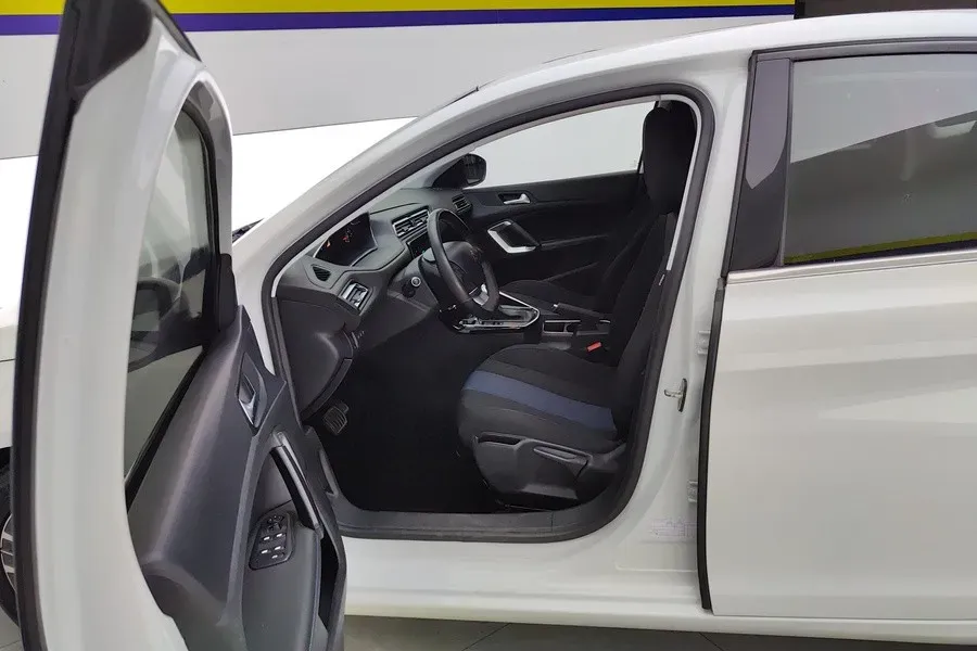 2018 Peugeot 308 1.6L 117HP L4 6AT,autocango,china used car exporter,china ev exporter,chinese used car exporter,chinese used ev exporter