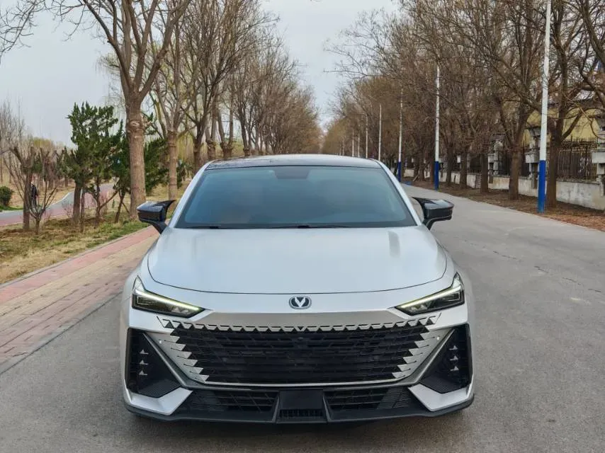 2022 ChangAn UNI-V 1.5T 188HP L4 7DCT,autocango,china used car exporter,china ev exporter,chinese used car exporter,chinese used ev exporter
