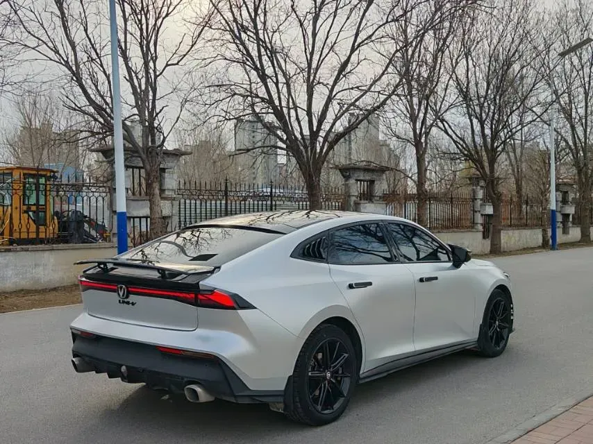 2022 ChangAn UNI-V 1.5T 188HP L4 7DCT,autocango,china used car exporter,china ev exporter,chinese used car exporter,chinese used ev exporter