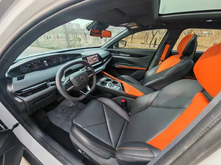 2022 ChangAn UNI-V 1.5T 188HP L4 7DCT,autocango,china used car exporter,china ev exporter,chinese used car exporter,chinese used ev exporter