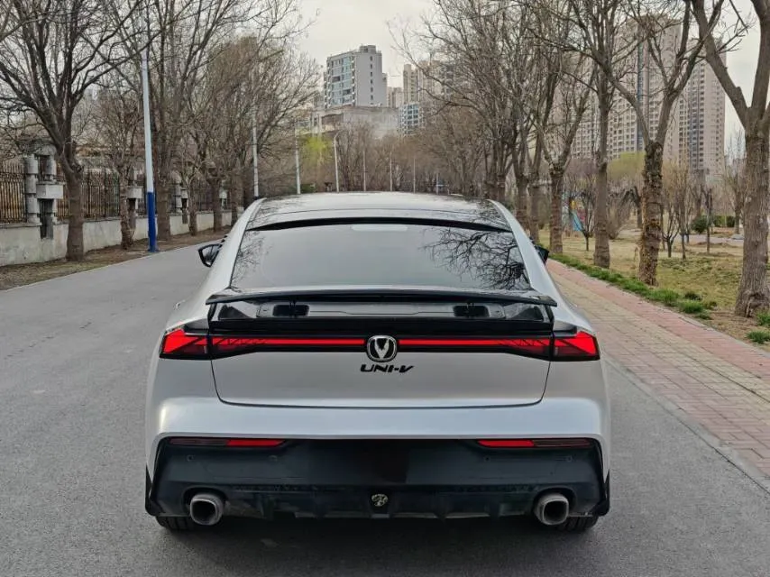 2022 ChangAn UNI-V 1.5T 188HP L4 7DCT,autocango,china used car exporter,china ev exporter,chinese used car exporter,chinese used ev exporter
