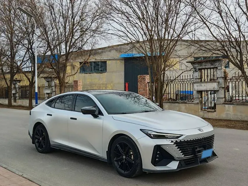 2022 ChangAn UNI-V 1.5T 188HP L4 7DCT,autocango,china used car exporter,china ev exporter,chinese used car exporter,chinese used ev exporter