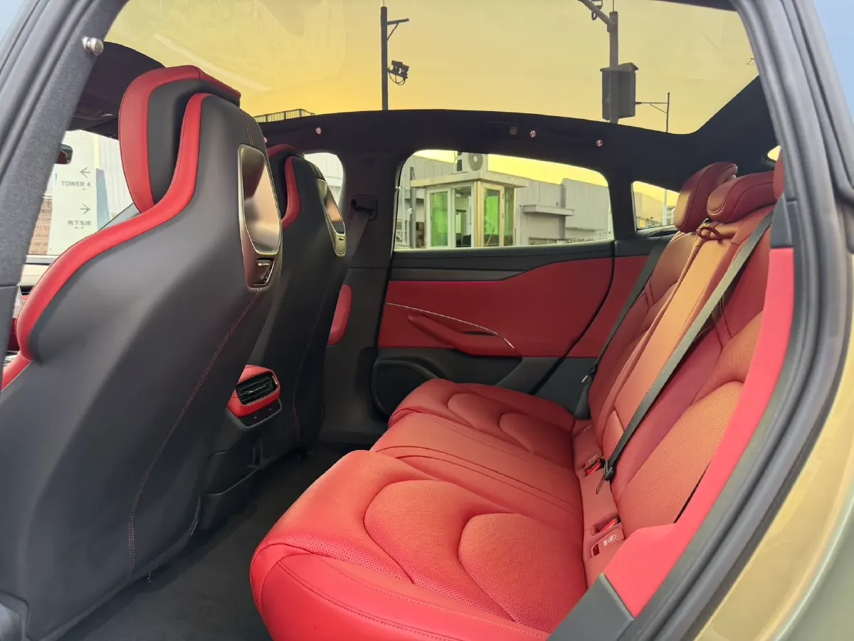 2024 MI SU7 BEV 73.6KWH,autocango,china used car exporter,china ev exporter,chinese used car exporter,chinese used ev exporter