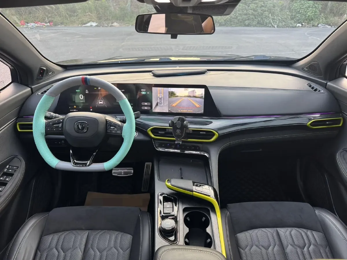 2021 ChangAn UNI-T 1.5T 180HP L4 7DCT,autocango,china used car exporter,china ev exporter,chinese used car exporter,chinese used ev exporter