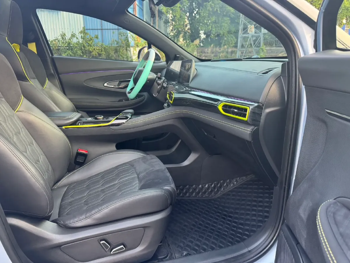 2021 ChangAn UNI-T 1.5T 180HP L4 7DCT,autocango,china used car exporter,china ev exporter,chinese used car exporter,chinese used ev exporter