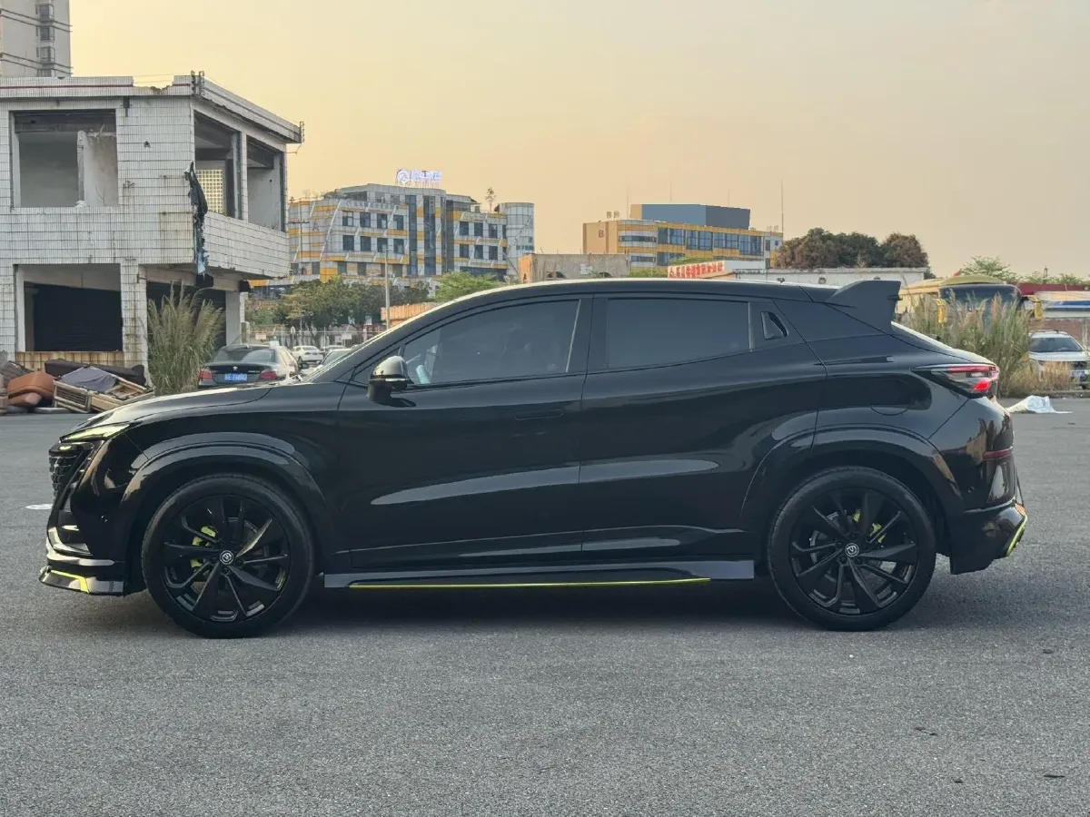 2021 ChangAn UNI-T 1.5T 180HP L4 7DCT,autocango,china used car exporter,china ev exporter,chinese used car exporter,chinese used ev exporter