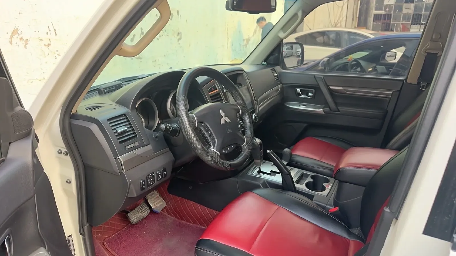 2020 Mitsubishi Pajero 3.0L 174HP V6 5AT,autocango,china used car exporter,china ev exporter,chinese used car exporter,chinese used ev exporter