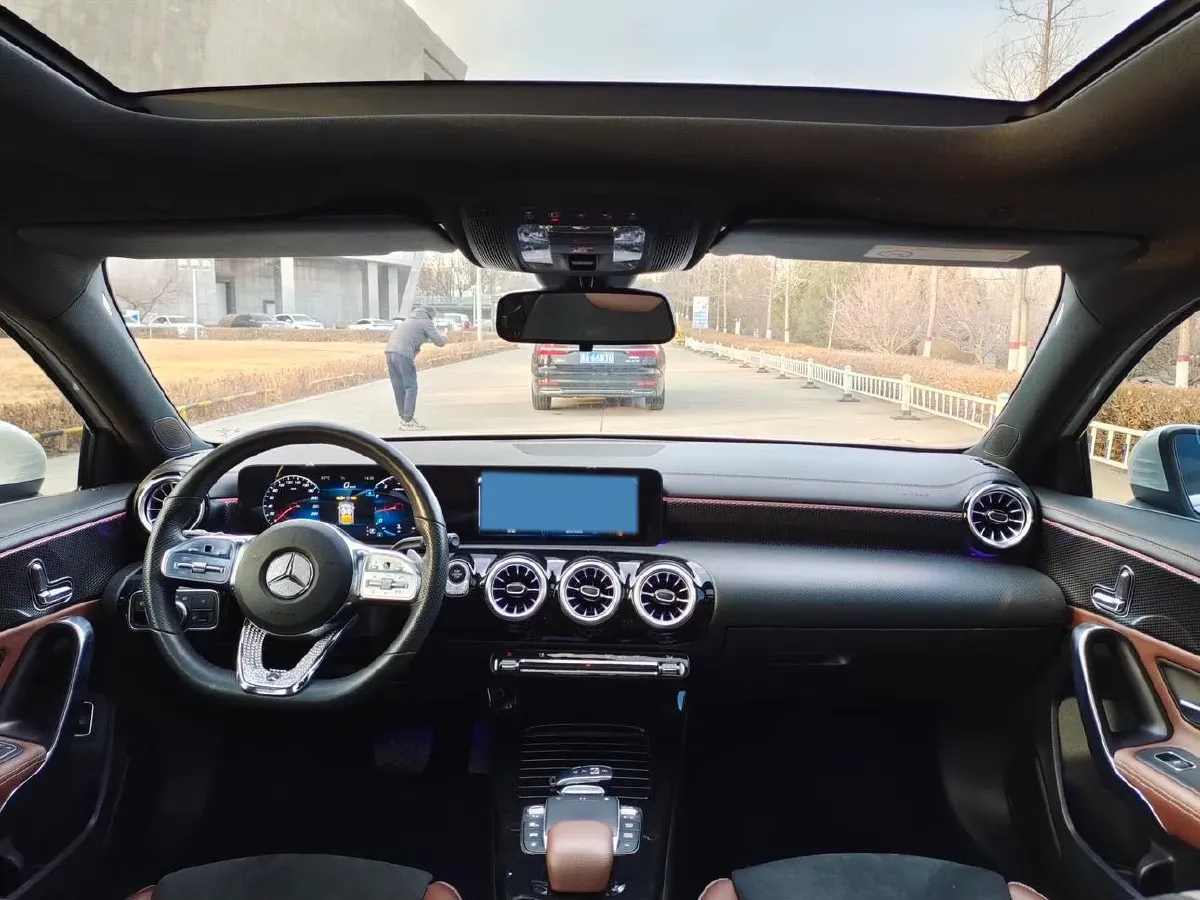 2021 Mercedes-Benz A Class 1.3T 163HP L4 7DCT,autocango,china used car exporter,china ev exporter,chinese used car exporter,chinese used ev exporter