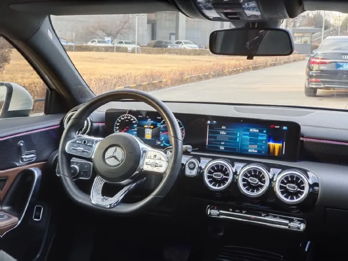 2021 Mercedes-Benz A Class 1.3T 163HP L4 7DCT,autocango,china used car exporter,china ev exporter,chinese used car exporter,chinese used ev exporter
