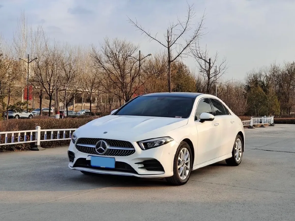 2021 Mercedes-Benz A Class 1.3T 163HP L4 7DCT,autocango,china used car exporter,china ev exporter,chinese used car exporter,chinese used ev exporter