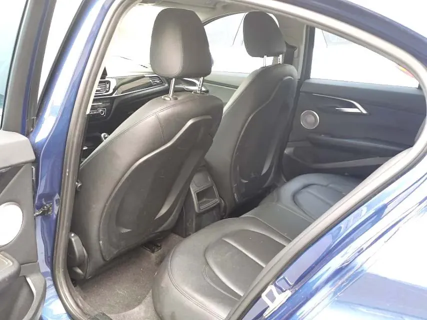 2022 BMW 1 Series 1.5T 140HP L3 7DCT,autocango,china used car exporter,china ev exporter,chinese used car exporter,chinese used ev exporter