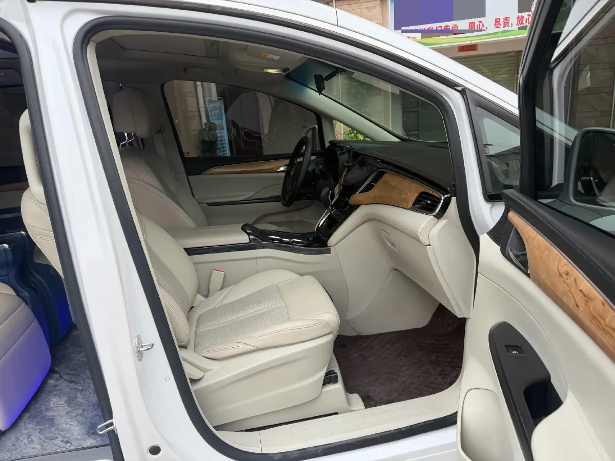 2018 Buick GL8 2.0T 260HP L4 6AT,autocango,china used car exporter,china ev exporter,chinese used car exporter,chinese used ev exporter
