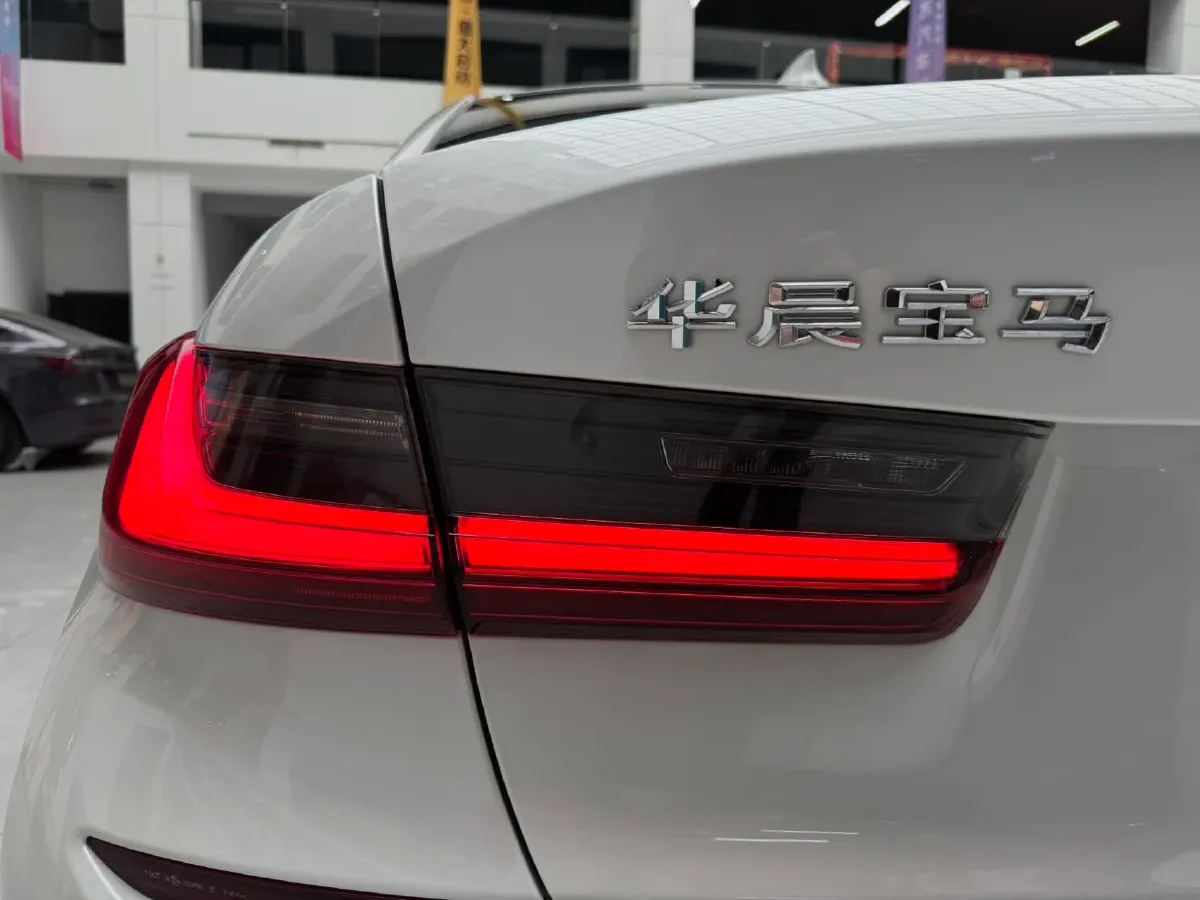 2022 BMW 3 Series 2.0T 184HP L4 8AT,autocango,china used car exporter,china ev exporter,chinese used car exporter,chinese used ev exporter