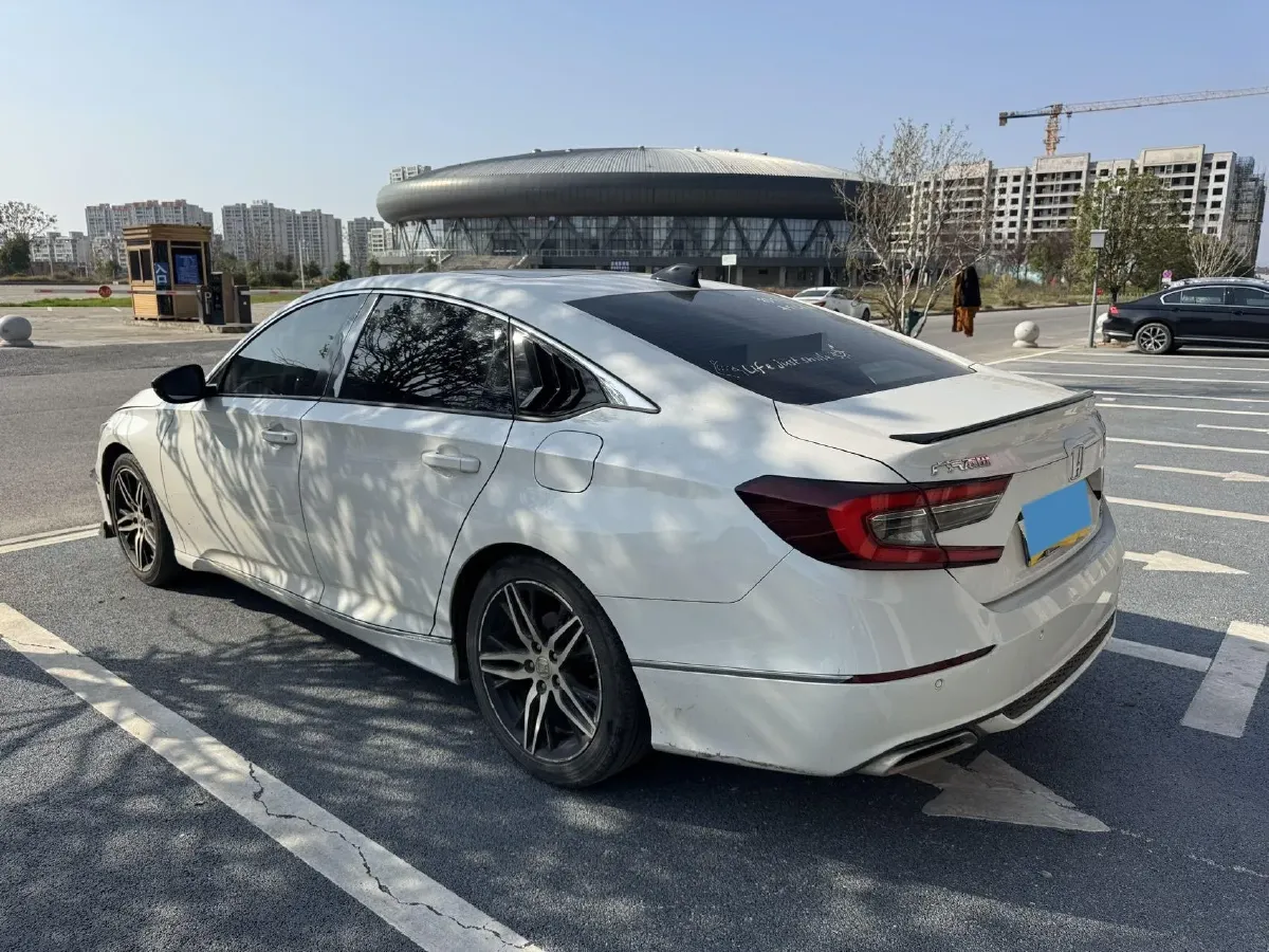 2022 Honda Accord 1.5T 194HP L4 CVT,autocango,china used car exporter,china ev exporter,chinese used car exporter,chinese used ev exporter