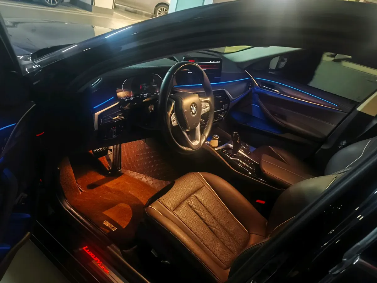 2023 BMW 5 Series 2.0T 245HP L4 8AT,autocango,china used car exporter,china ev exporter,chinese used car exporter,chinese used ev exporter