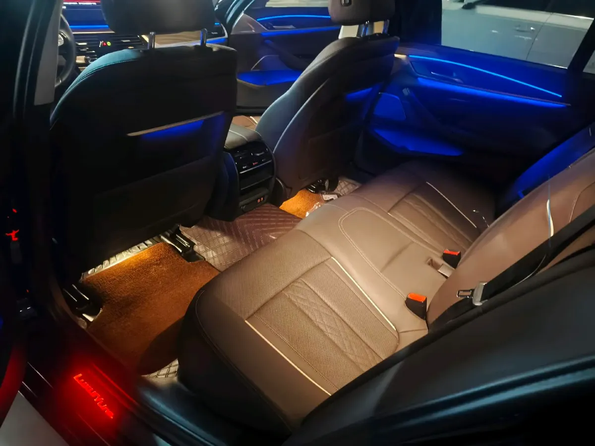 2023 BMW 5 Series 2.0T 245HP L4 8AT,autocango,china used car exporter,china ev exporter,chinese used car exporter,chinese used ev exporter