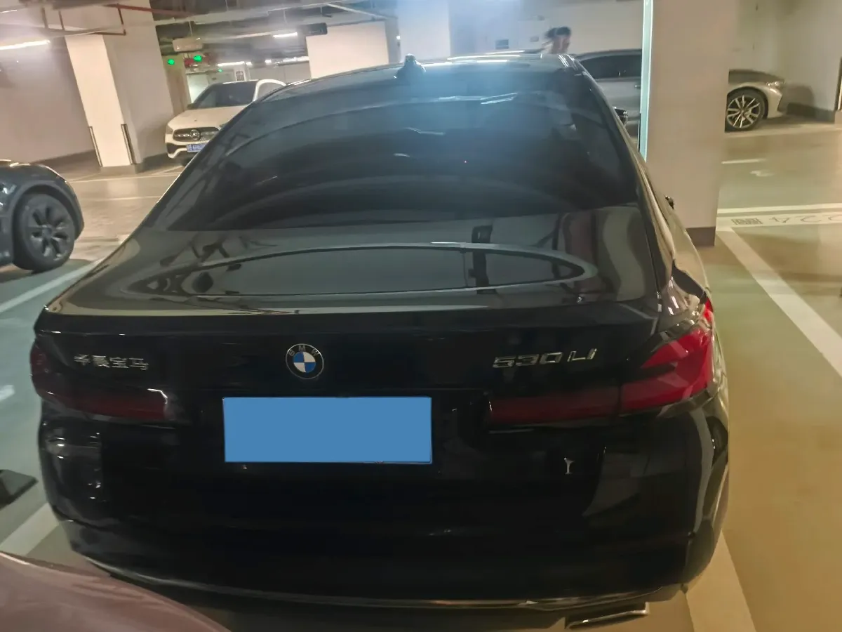 2023 BMW 5 Series 2.0T 245HP L4 8AT,autocango,china used car exporter,china ev exporter,chinese used car exporter,chinese used ev exporter