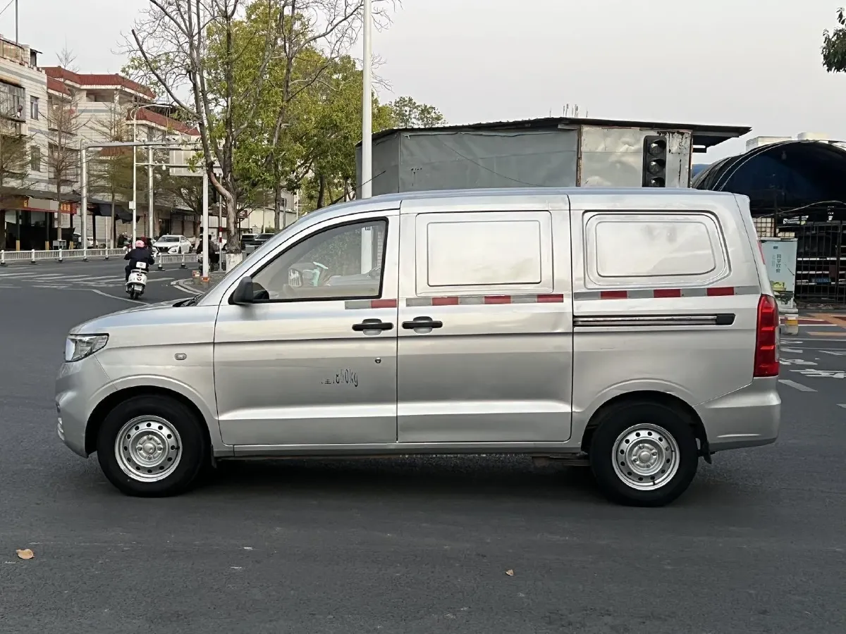 2021 WuLing RongGuang Mini Truck 1.2L 76HP L4 5MT,autocango,china used car exporter,china ev exporter,chinese used car exporter,chinese used ev exporter