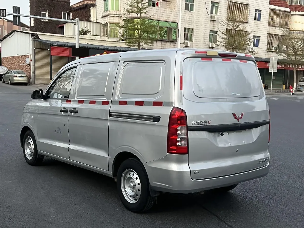 2021 WuLing RongGuang Mini Truck 1.2L 76HP L4 5MT,autocango,china used car exporter,china ev exporter,chinese used car exporter,chinese used ev exporter