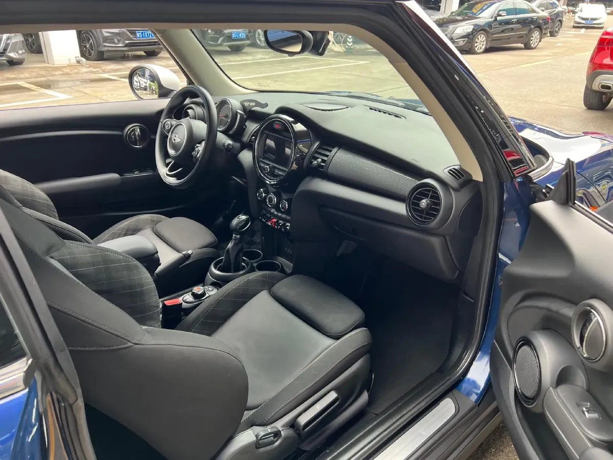 2018 MINI MINI 1.5T 136HP L3 6AT,autocango,china used car exporter,china ev exporter,chinese used car exporter,chinese used ev exporter