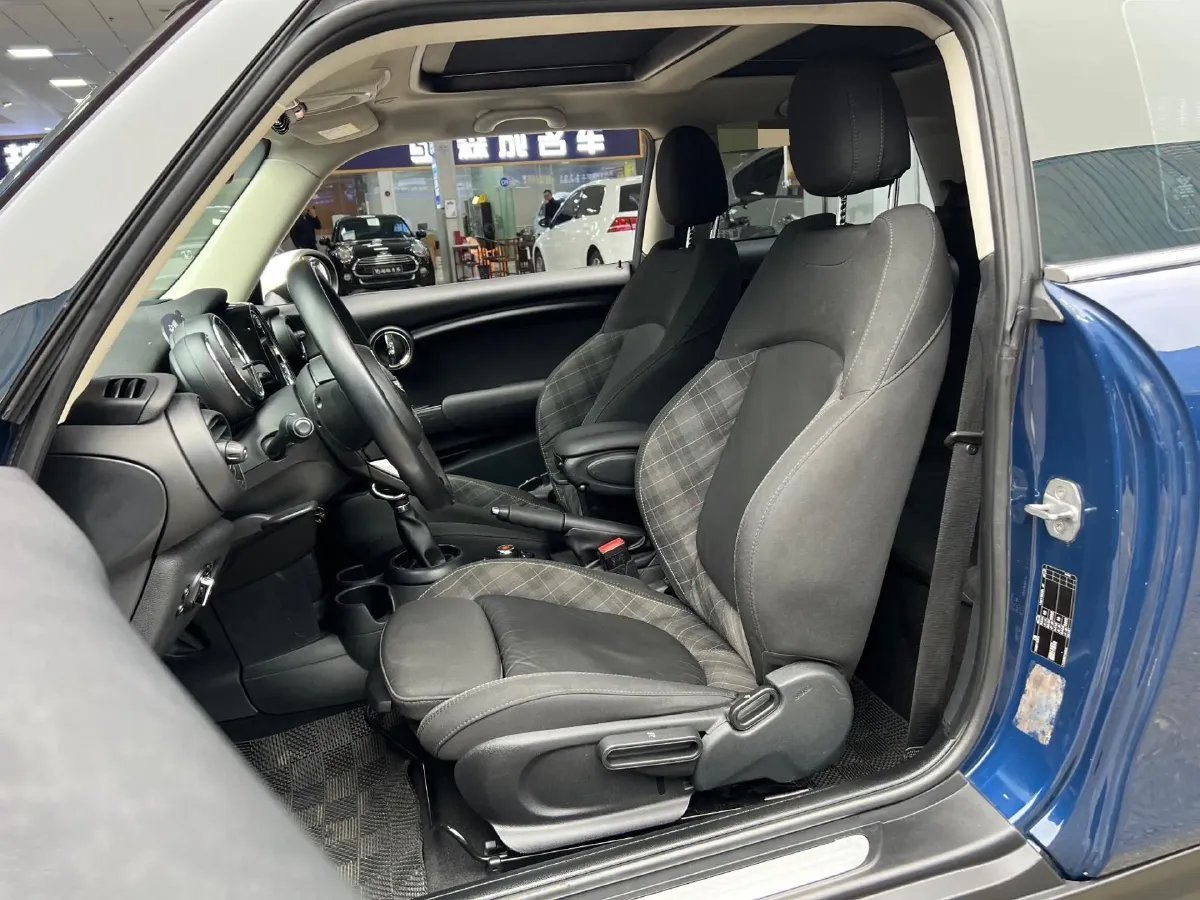 2018 MINI MINI 1.5T 136HP L3 6AT,autocango,china used car exporter,china ev exporter,chinese used car exporter,chinese used ev exporter