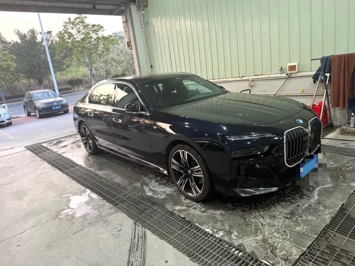 2023 BMW 7 Series 3.0T 381HP L6 8AT,autocango,china used car exporter,china ev exporter,chinese used car exporter,chinese used ev exporter