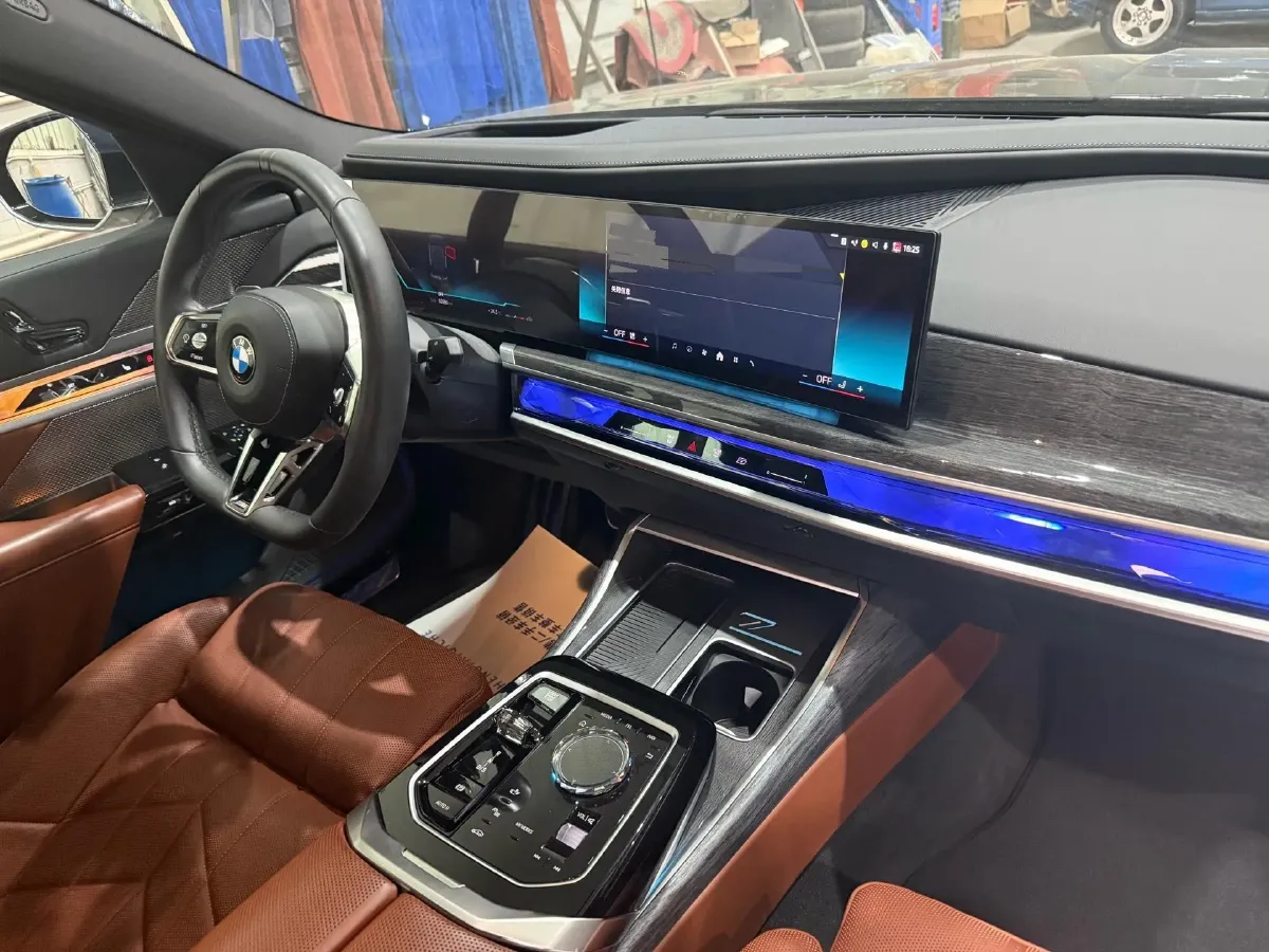 2023 BMW 7 Series 3.0T 381HP L6 8AT,autocango,china used car exporter,china ev exporter,chinese used car exporter,chinese used ev exporter
