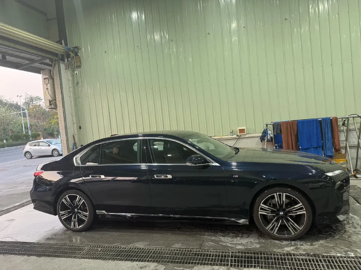 2023 BMW 7 Series 3.0T 381HP L6 8AT,autocango,china used car exporter,china ev exporter,chinese used car exporter,chinese used ev exporter