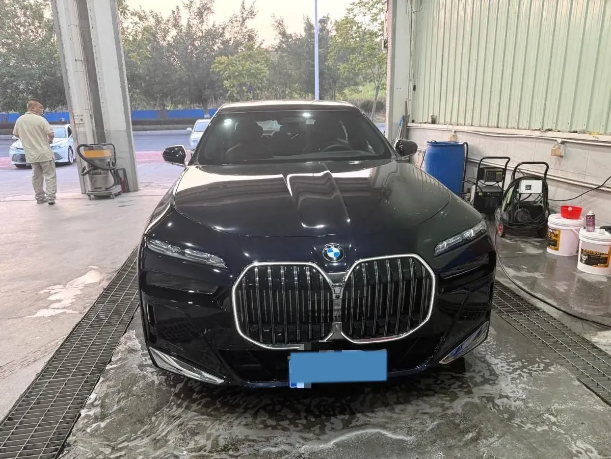 2023 BMW 7 Series 3.0T 381HP L6 8AT,autocango,china used car exporter,china ev exporter,chinese used car exporter,chinese used ev exporter
