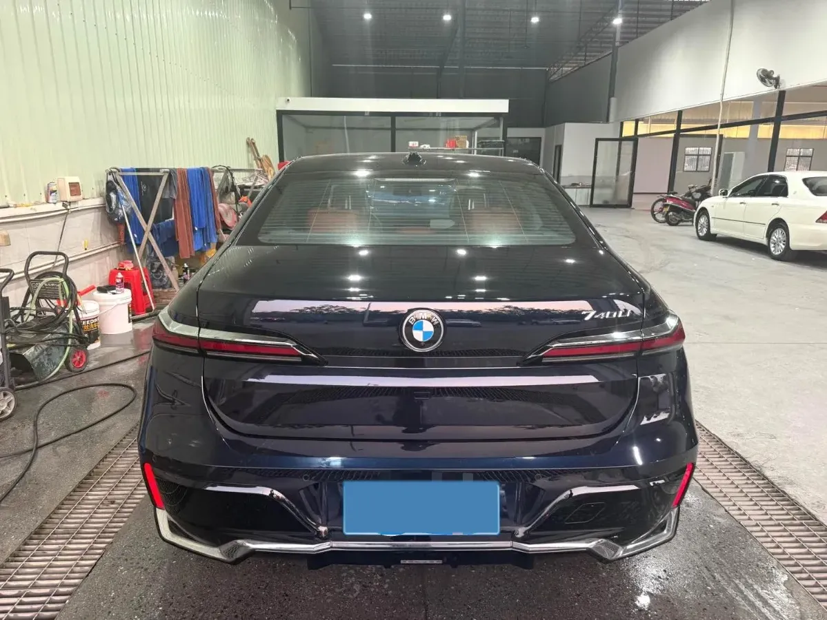 2023 BMW 7 Series 3.0T 381HP L6 8AT,autocango,china used car exporter,china ev exporter,chinese used car exporter,chinese used ev exporter