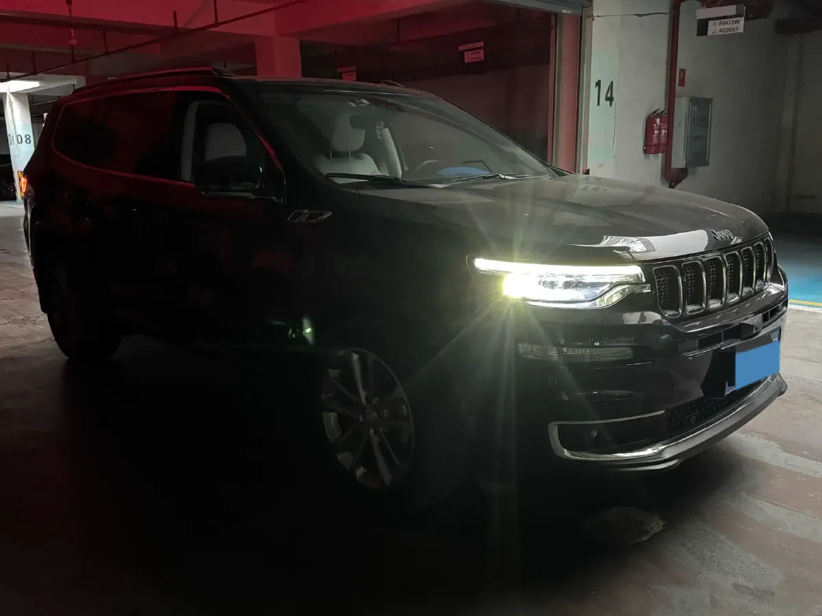 2018 Jeep Commander 2.0T 265HP L4 9AT,autocango,china used car exporter,china ev exporter,chinese used car exporter,chinese used ev exporter