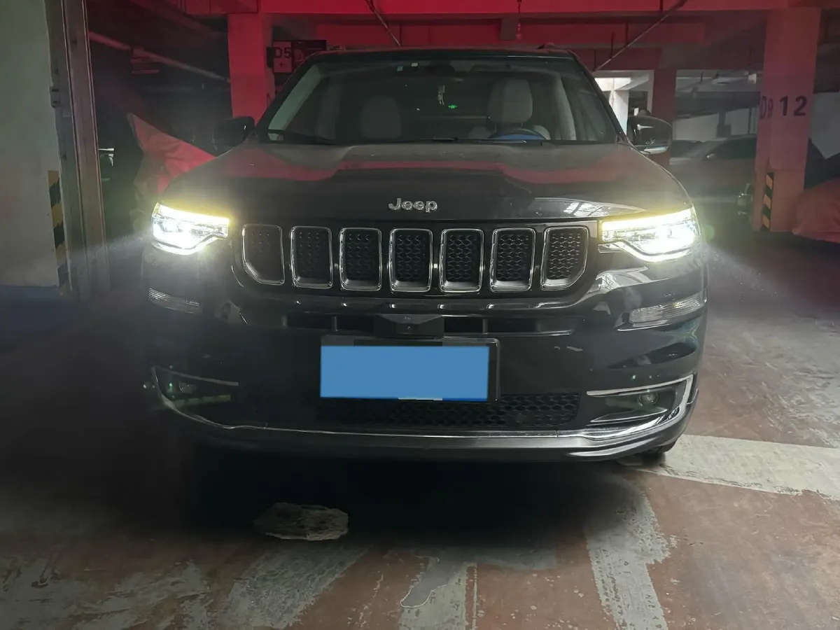 2018 Jeep Commander 2.0T 265HP L4 9AT,autocango,china used car exporter,china ev exporter,chinese used car exporter,chinese used ev exporter