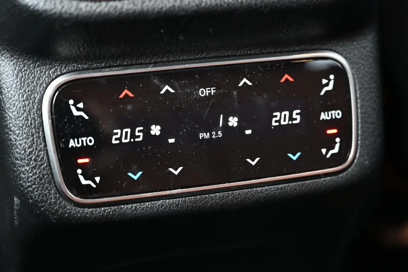 2024 Mercedes-Benz GLC Class 2.0T 258HP L4 9AT,autocango,china used car exporter,china ev exporter,chinese used car exporter,chinese used ev exporter