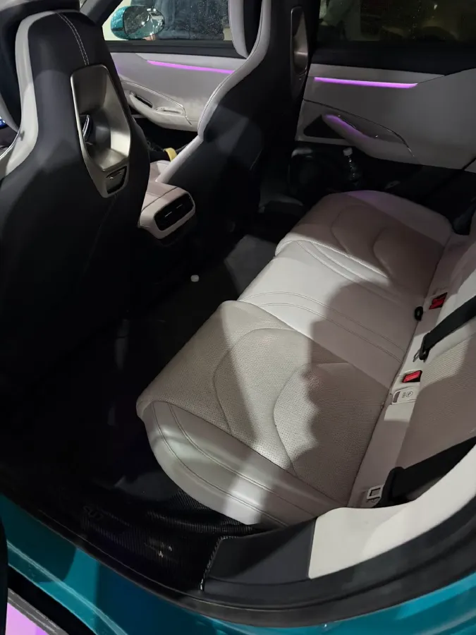 2024 MI SU7 BEV 73.6KWH,autocango,china used car exporter,china ev exporter,chinese used car exporter,chinese used ev exporter