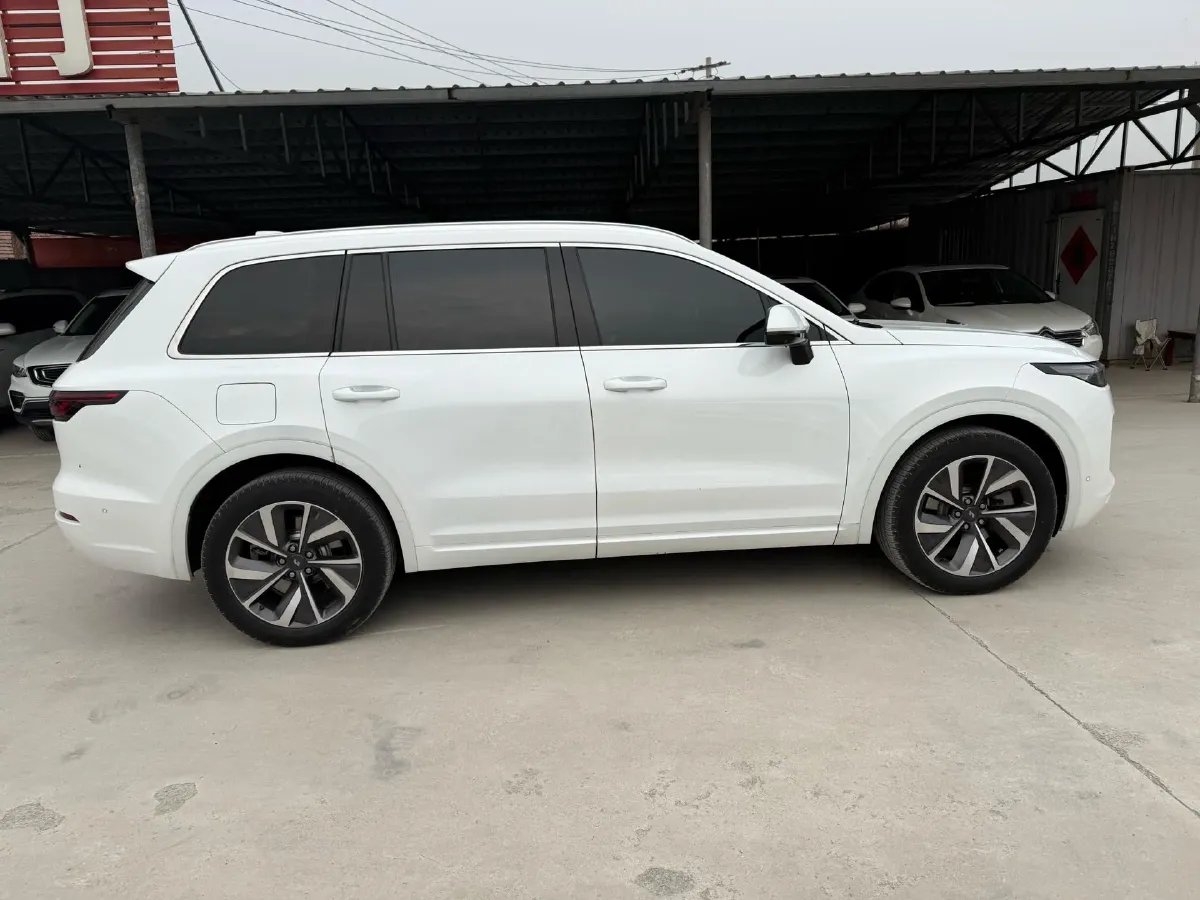 2021 Li ONE Range Extended 131HP REEV 40.5KWH,autocango,china used car exporter,china ev exporter,chinese used car exporter,chinese used ev exporter