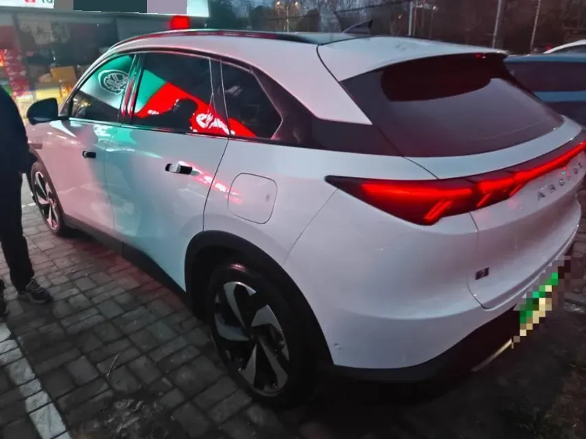 2024 HongQi H5 2.0T 224HP L4 8AT,autocango,china used car exporter,china ev exporter,chinese used car exporter,chinese used ev exporter