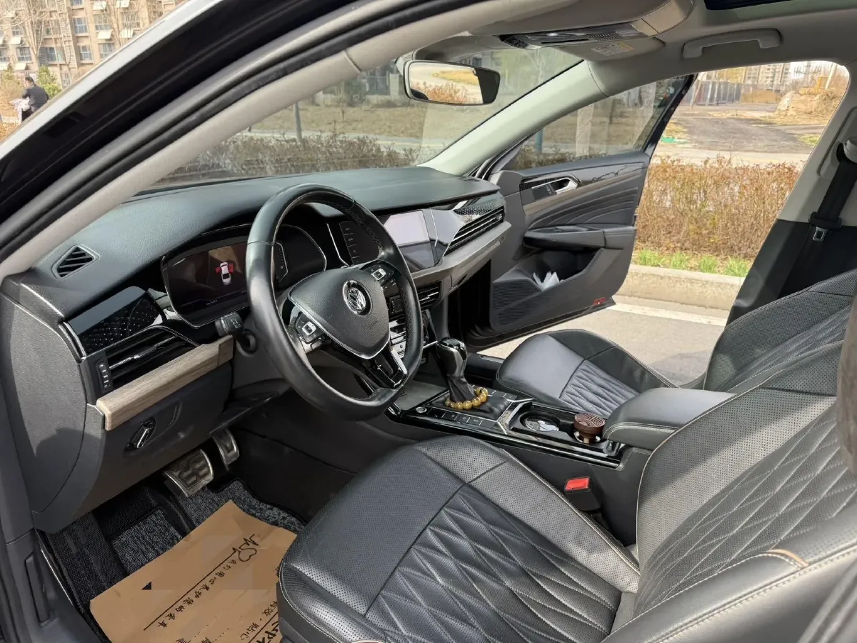 2019 Volvo V40 1.5T 152HP L4 6AT,autocango,china used car exporter,china ev exporter,chinese used car exporter,chinese used ev exporter