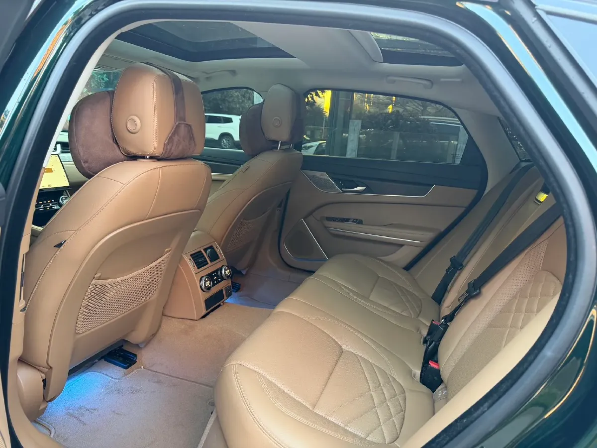 2023 Jaguar XFL 2.0T 250HP L4 8AT,autocango,china used car exporter,china ev exporter,chinese used car exporter,chinese used ev exporter