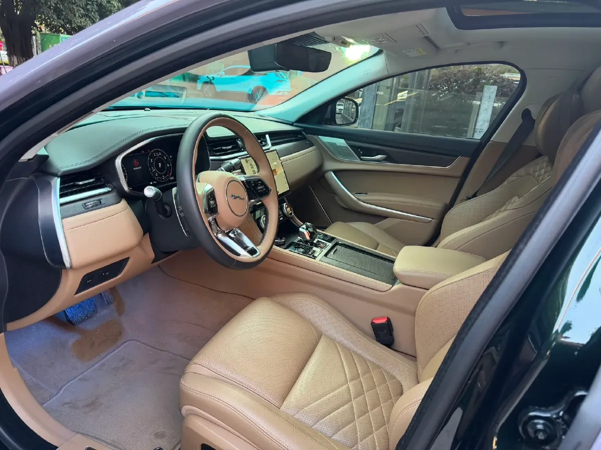 2023 Jaguar XFL 2.0T 250HP L4 8AT,autocango,china used car exporter,china ev exporter,chinese used car exporter,chinese used ev exporter