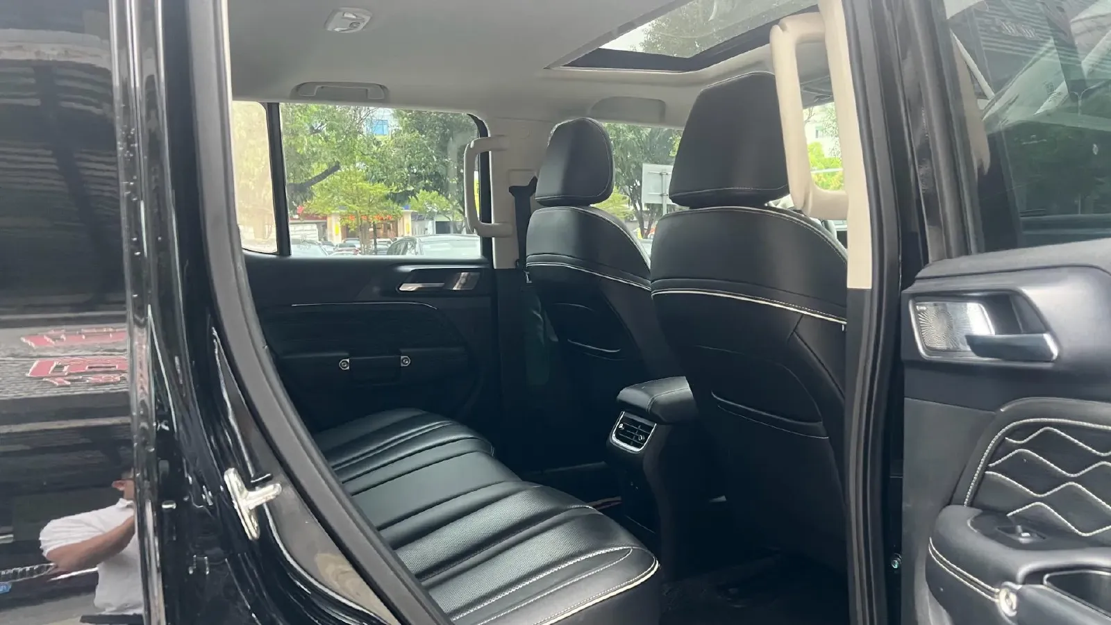 2021 Tank 300 2.0T 227HP L4 8AT,autocango,china used car exporter,china ev exporter,chinese used car exporter,chinese used ev exporter